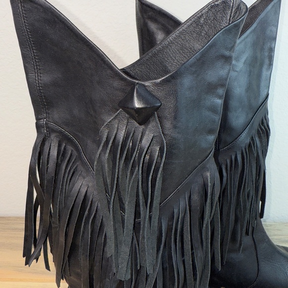 Pour La Victoire Black Fringe Heeled Boots - Picture 3 of 10